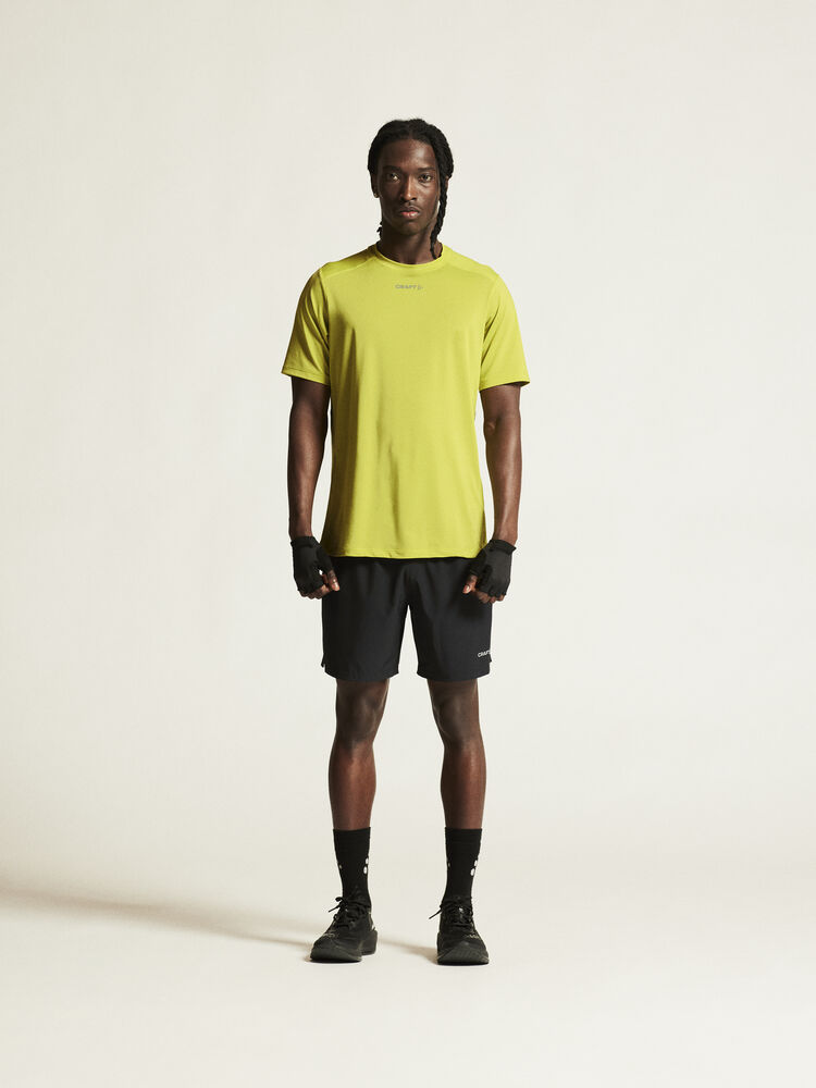 1914792-628000_ADV-Essence-SS-Tee-2-M_closeup1