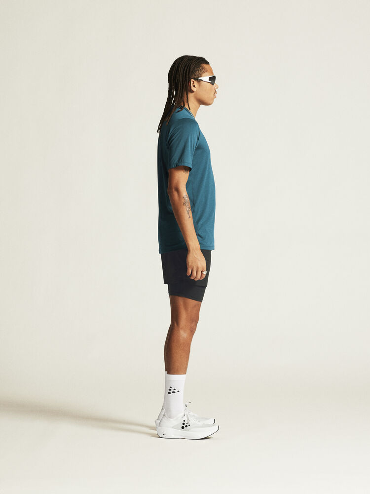 1914792-629000_ADV-Essence-SS-Tee-2-M_closeup2