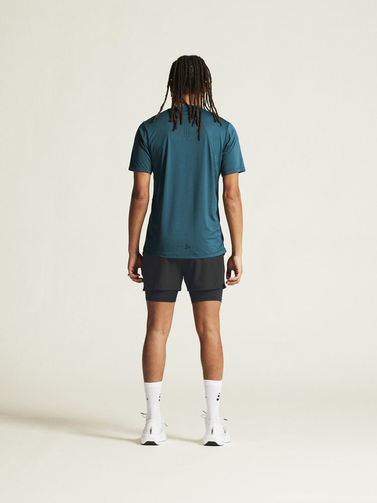 1914792-629000_ADV-Essence-SS-Tee-2-M_closeup3