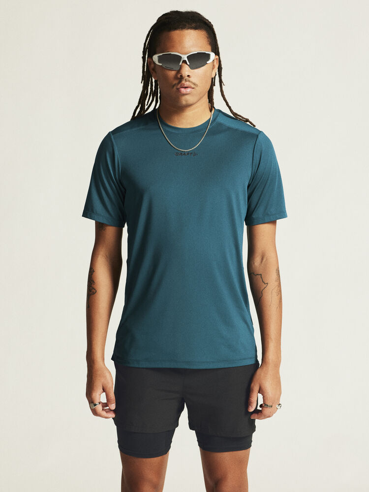 1914792-629000_ADV-Essence-SS-Tee-2-M_closeup4