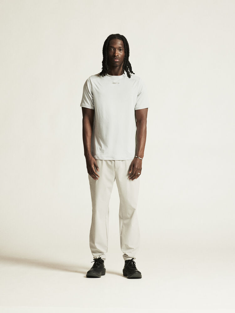 1914792-922000_ADV-Essence-SS-Tee-2-M_closeup1