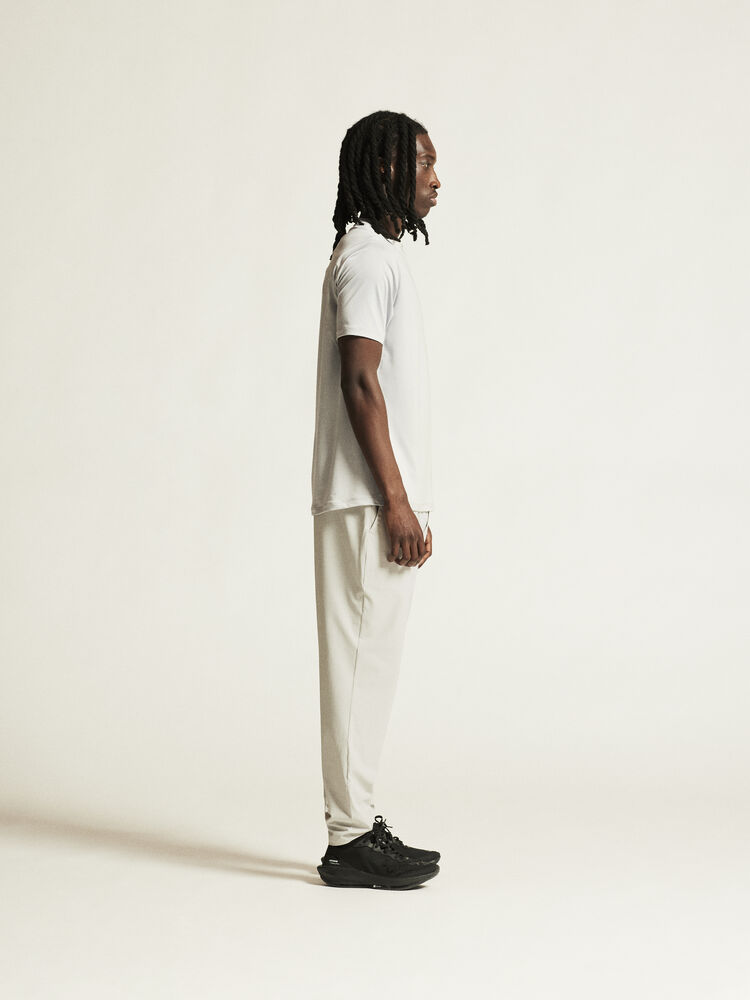 1914792-922000_ADV-Essence-SS-Tee-2-M_closeup2