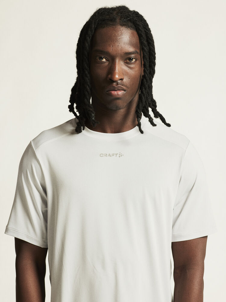 1914792-922000_ADV-Essence-SS-Tee-2-M_closeup5