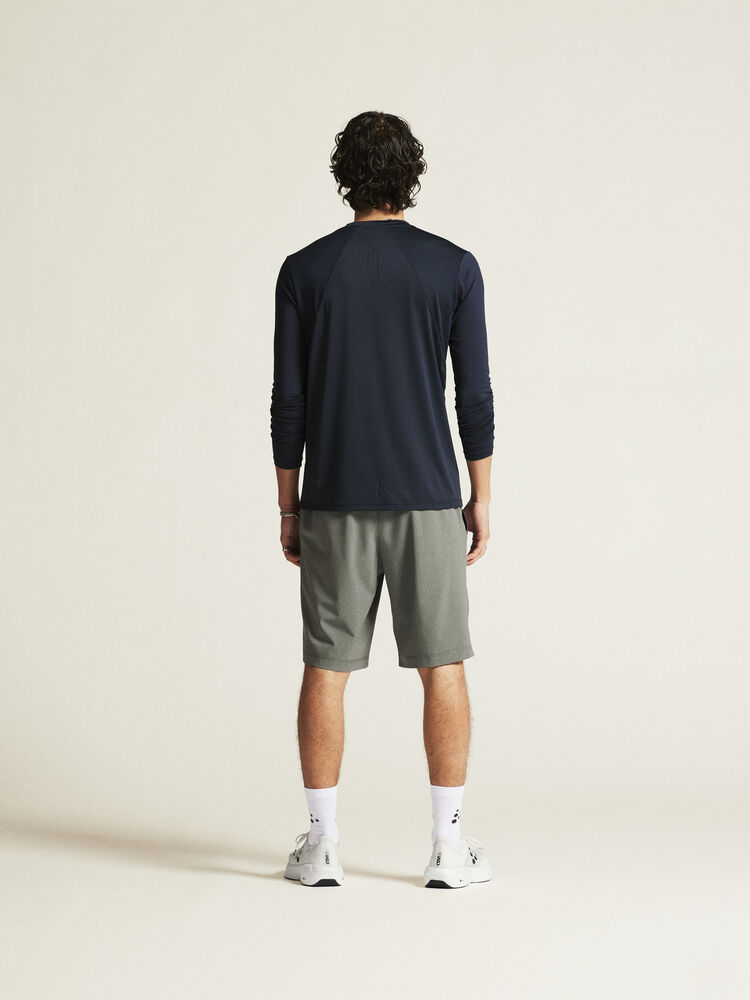 1914793-396000_ADV-Essence-LS-Tee-2-M_closeup3