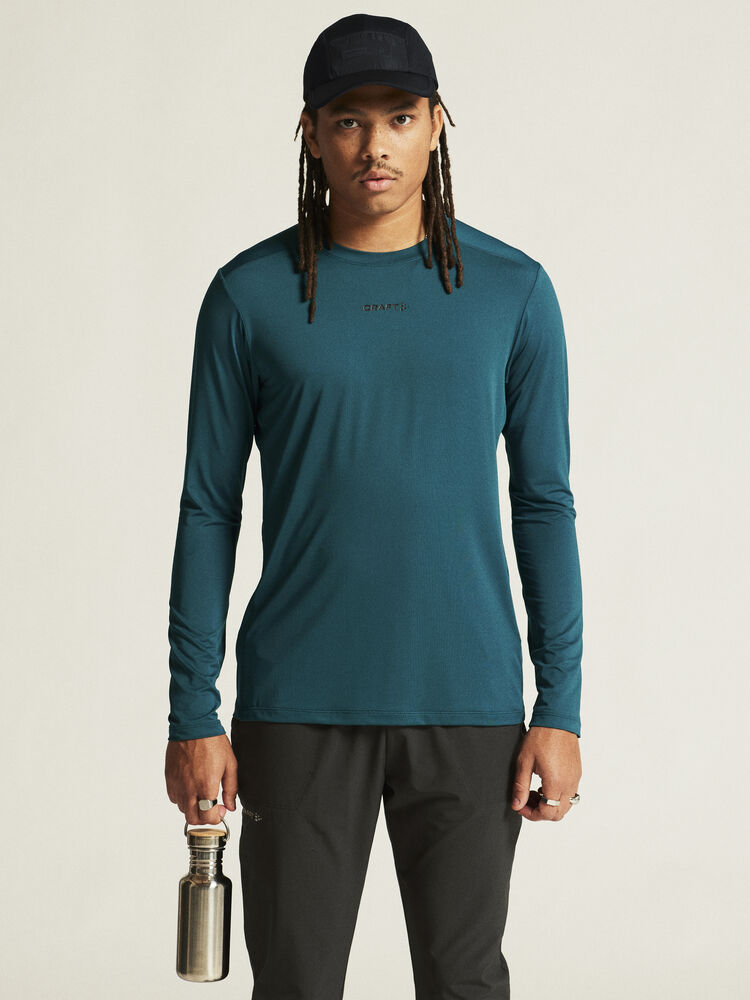 1914793-629000_ADV-Essence-LS-Tee-2-M_closeup4