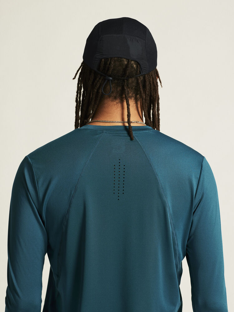 1914793-629000_ADV-Essence-LS-Tee-2-M_closeup6