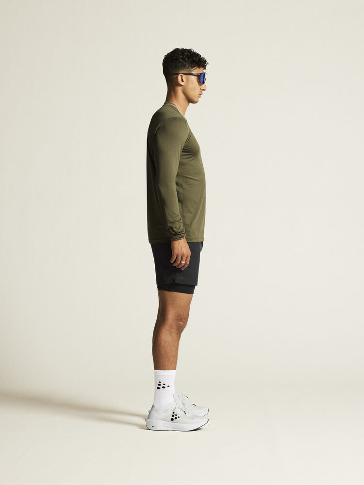 1914793-664000_ADV-Essence-LS-Tee-2-M_closeup3