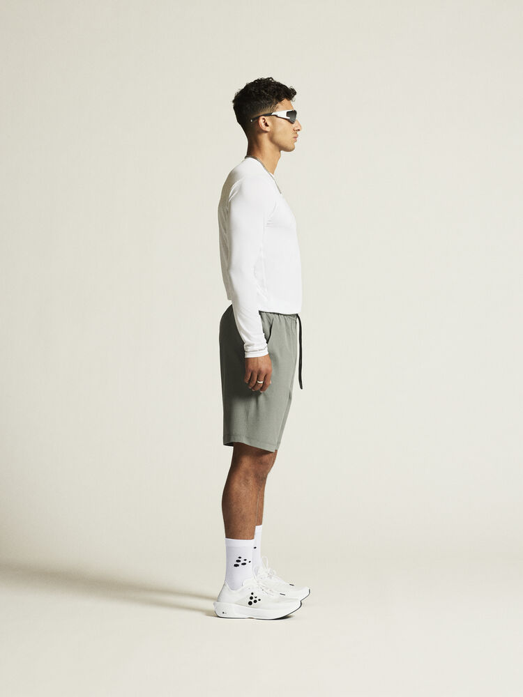 1914793-900000_ADV-Essence-LS-Tee-2-M_closeup2