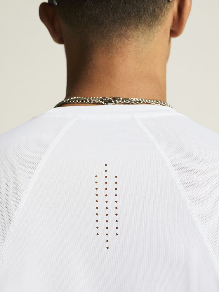 1914793-900000_ADV-Essence-LS-Tee-2-M_closeup6