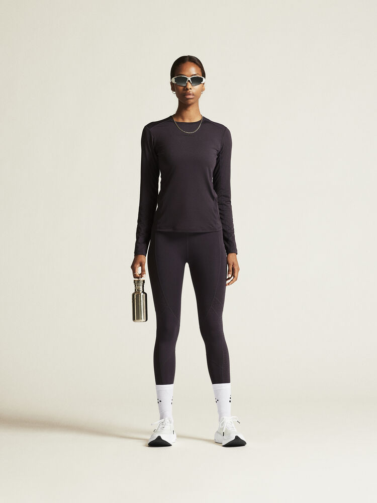 1914797-499000_ADV-Essence-LS-Tee-2-W_closeup1