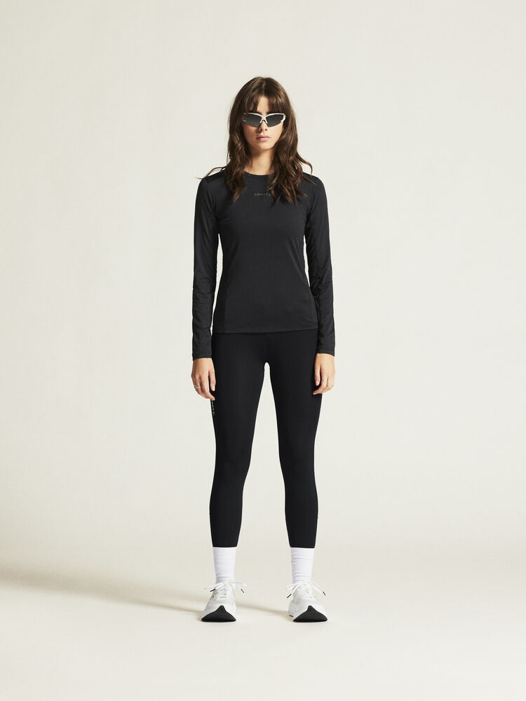 1914797-999000_ADV-Essence-LS-Tee-2-W_closeup1