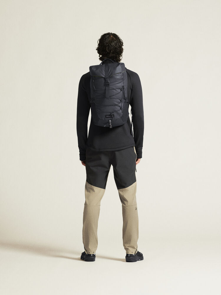 1915242-999000_ADV-Explore-Power-fleece-Jkt-M_closeup3