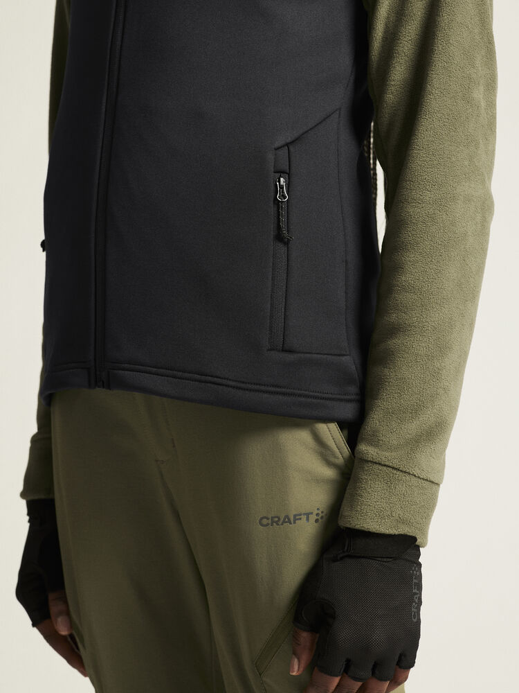 1915245-999000_ADV-Exlore-Power-fleece-Vest-W_closeup6