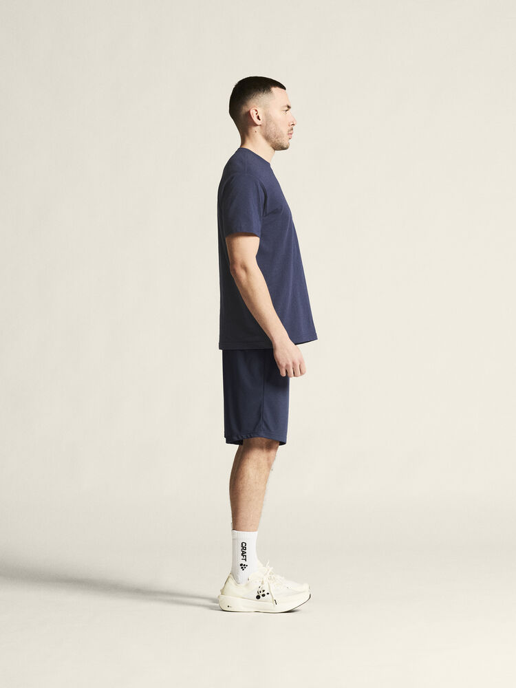 1915301-390000_Community-2-Tee-M_closeup2