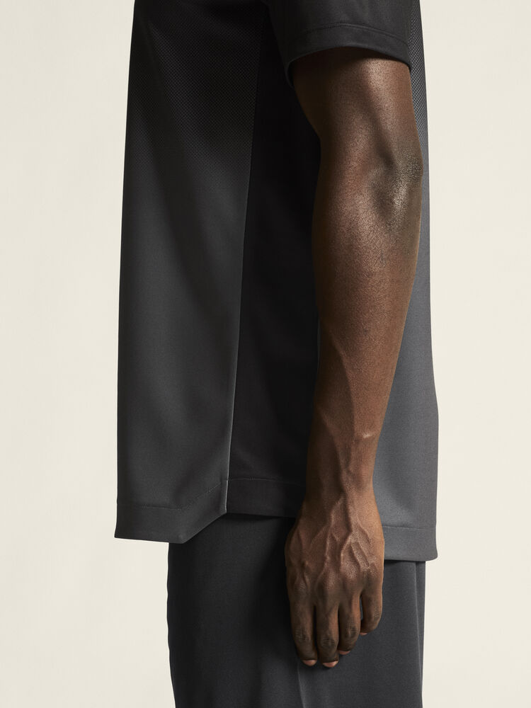 1915638-999985_Evolve-2-Structured-Graphic-Jersey-M_closeup7