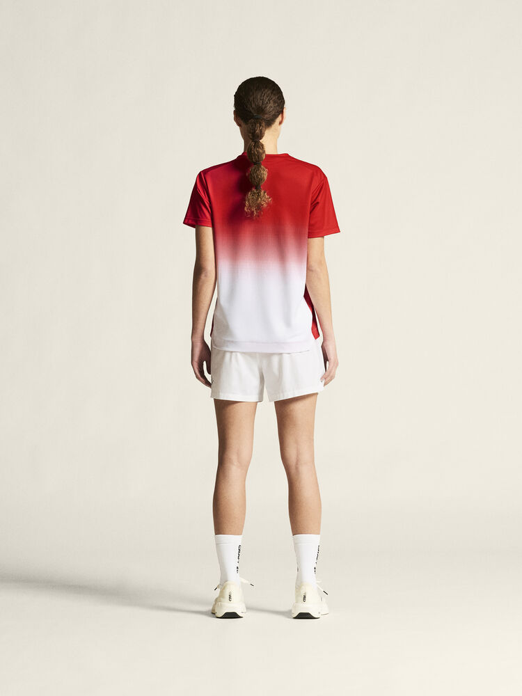 1915639-430900_Evolve-2-Structured-Graphic-Jersey-W_closeup3