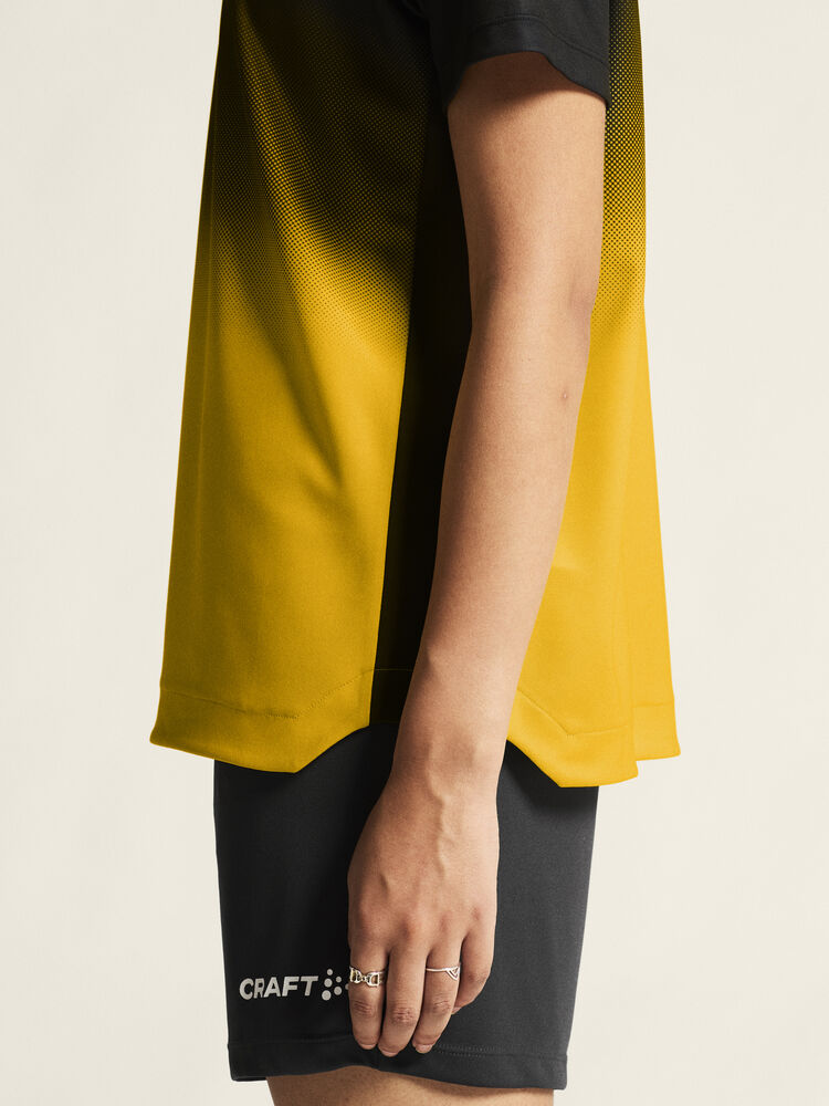 1915639-999552_Evolve-2-Structured-Graphic-Jersey-W_closeup7