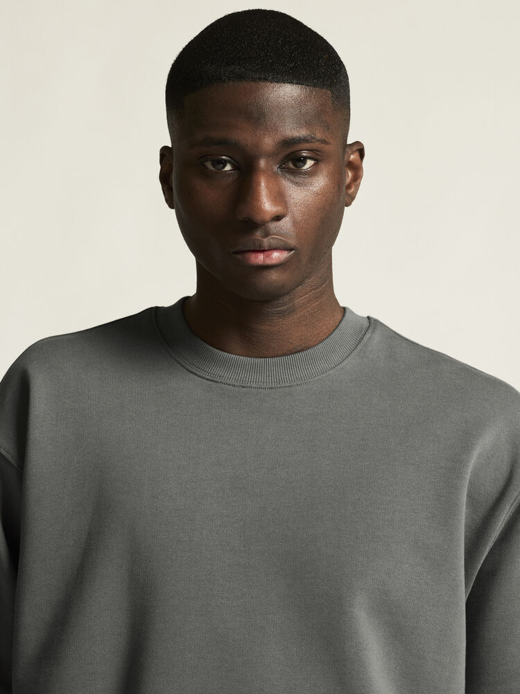 1916296-970000_Frequent-RN-sweatshirt-M_closeup5