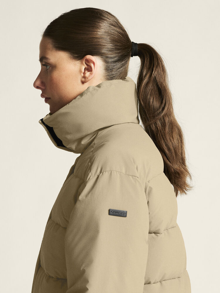 1916376-240000_Urban-Long-Padded-Coat-W_closeup4
