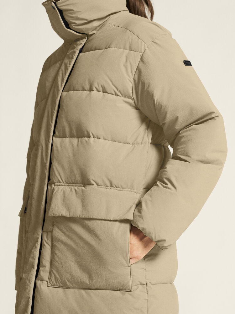 1916376-240000_Urban-Long-Padded-Coat-W_closeup7