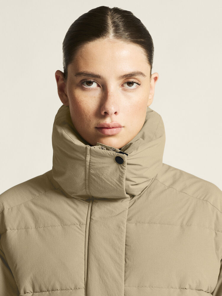1916376-240000_Urban-Long-Padded-Coat-W_closeup8