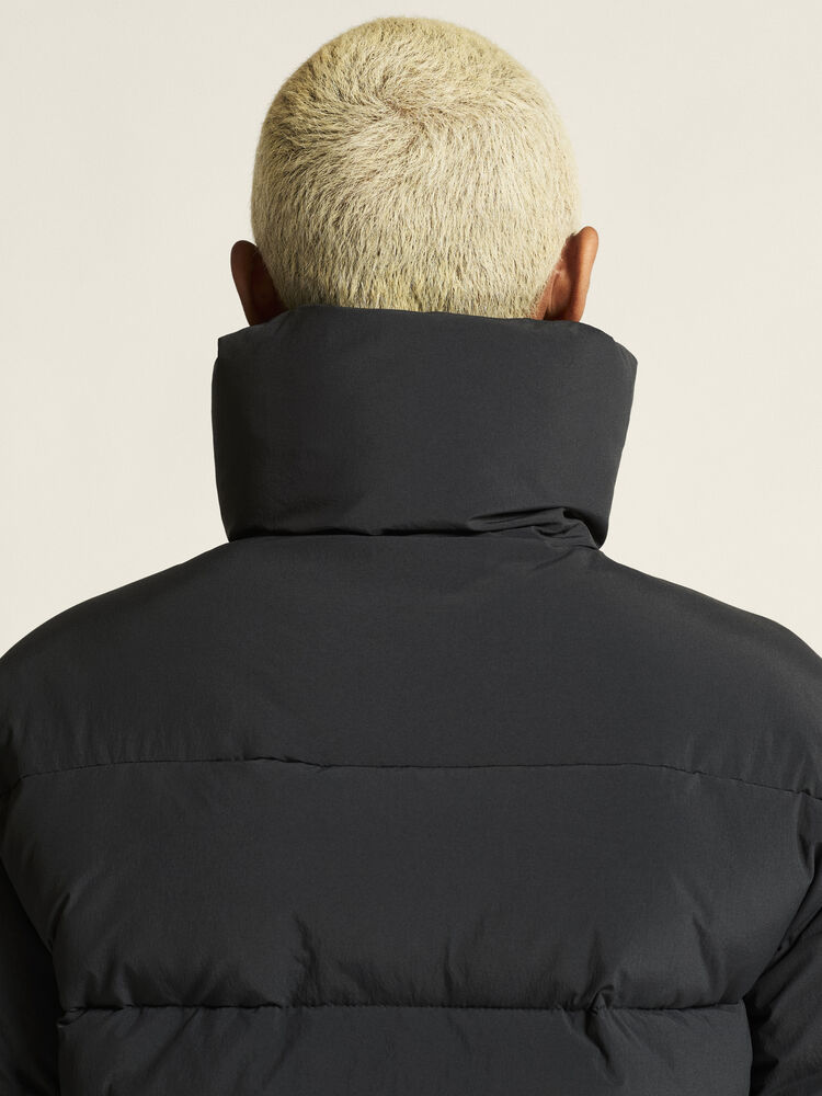 1916376-999000_Urban-Long-Padded-Coat-W_closeup9