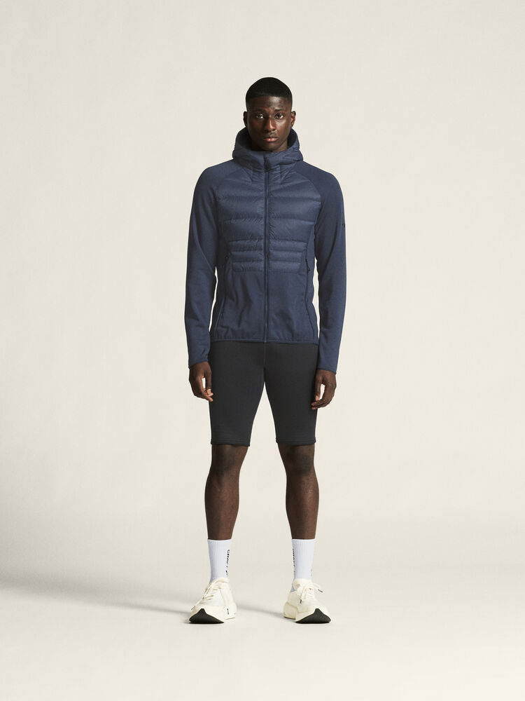 1916708-999000_Explore-Power-Fleece-Short-Tights-M_closeup1