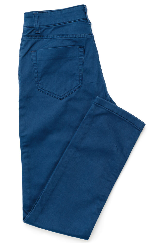 2126006-556_officerwoman_d1