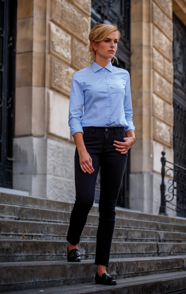 2126006_OFFICER_Business_IMG18_4