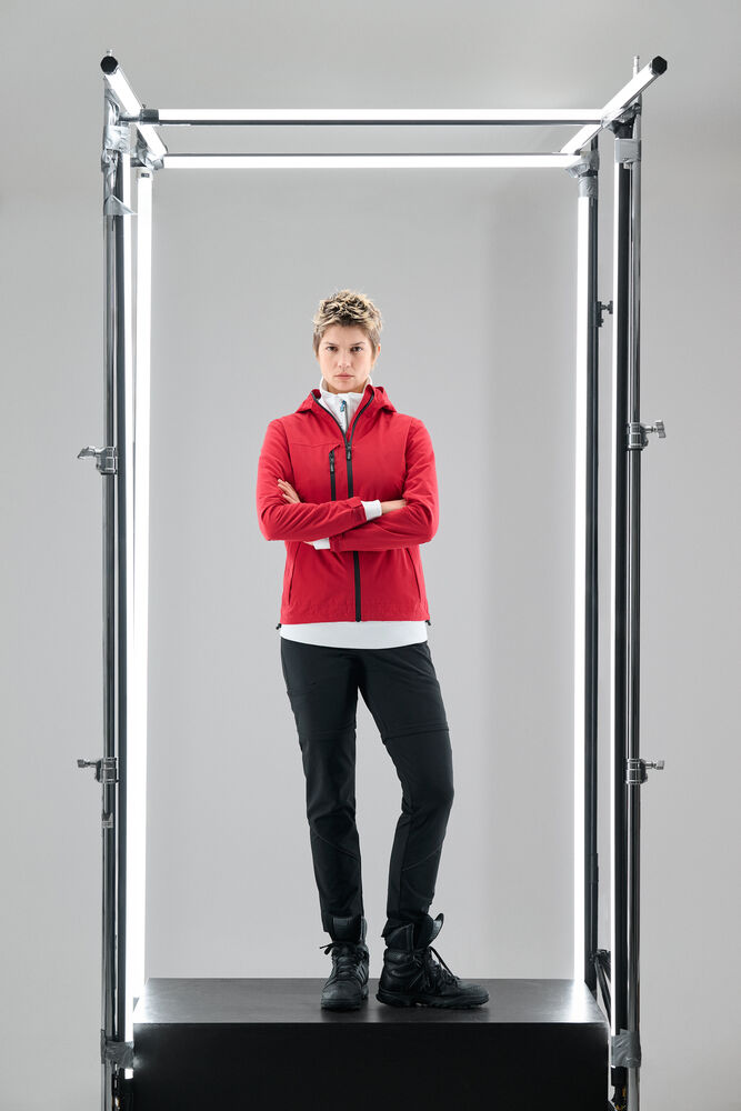 2261068_2262053_IMG24