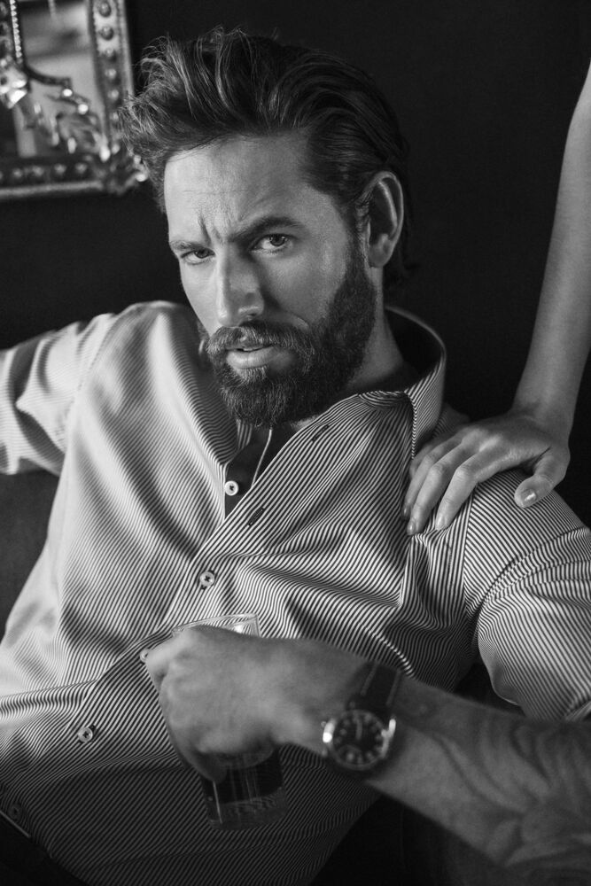 2902201_IMG_BLACKWHITE1