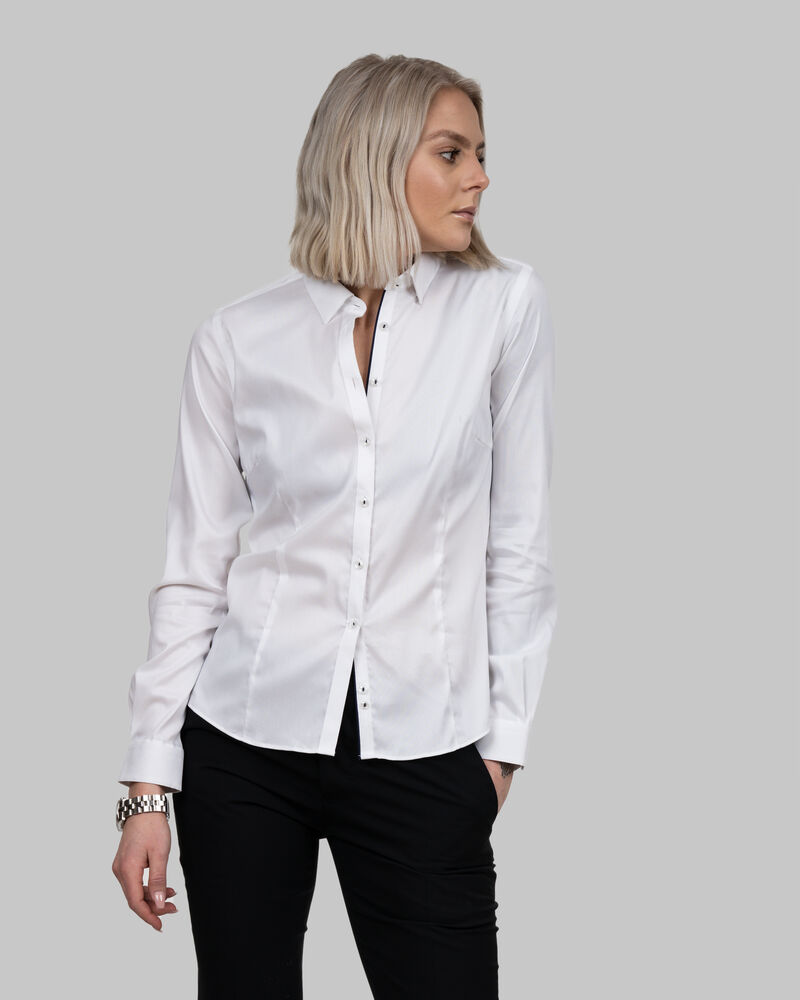 2905203-100_YB52-MODELFRONT002