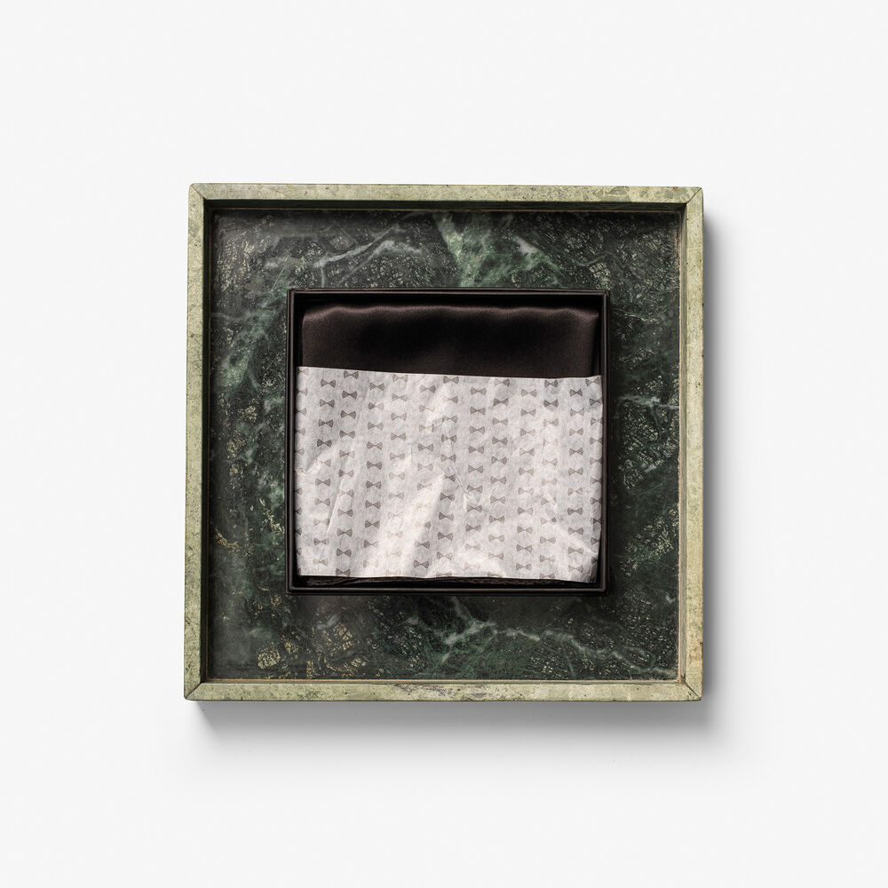 2920600-900_Scarf_box_black_Closeup3