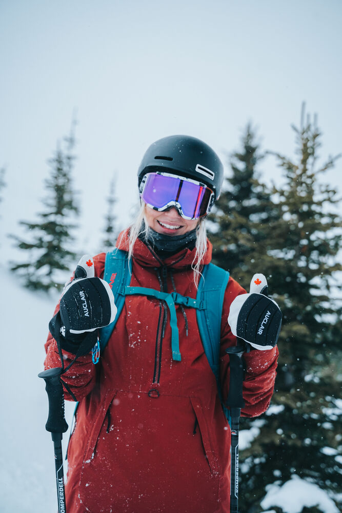 3J927-8005_BlackWhite_Closeup1