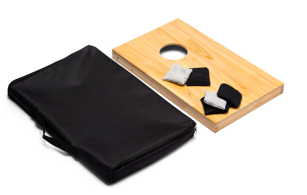 411189_LNCornHoleGame_left