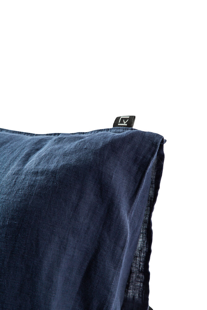 420944-58_PillowcaseKLLinneaWashedLinen_Navy_Closeup