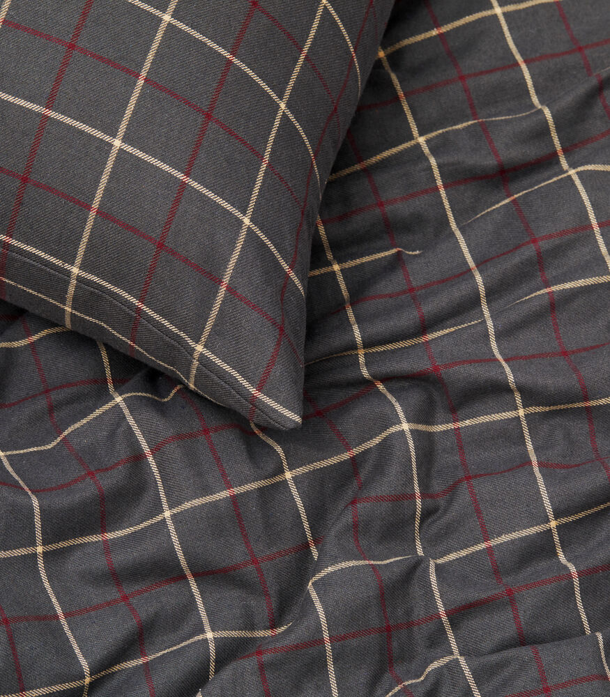 421114-95_bedsetGunnarby_closeup