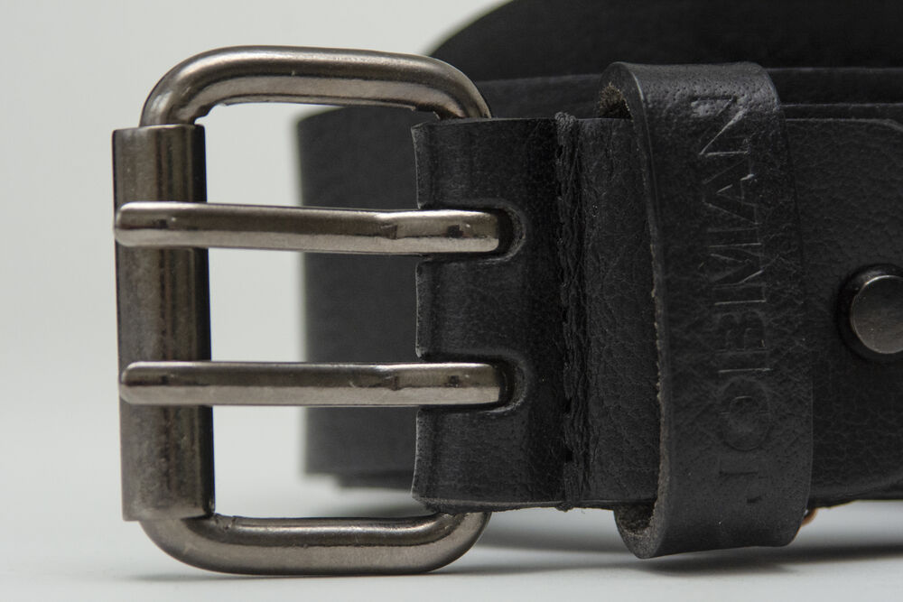 65930784-9900_Belt_Leather_Closeup2