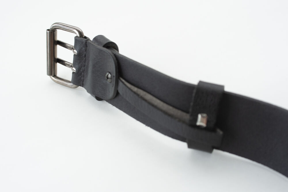65930784-9900_Belt_Leather_Closeup6