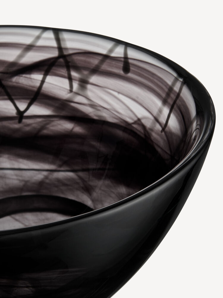 7052503_Contrast_Bowl_Black-Black_230mm_Kosta_Boda_Anna_Ehrner_PRO_02_3x4