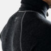 903080-903_Termo-Light-2.0-Turtleneck-w-zip_Black_closeup1